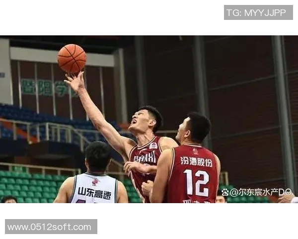 2012年CBA季后赛广东队与新疆队激战回顾与精彩瞬间分析