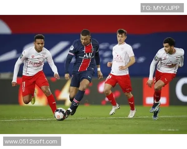 巴黎与尼姆精彩对决集锦回顾赛场瞬间尽显足球魅力与激情